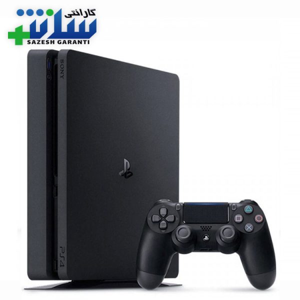 کنسول ps4 slim که لوگوی گارانتی سازش پلاس روی ان قرار گرفته